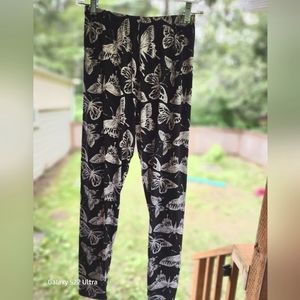 Agnes & Dora XL Black & White Butterfly Leggings